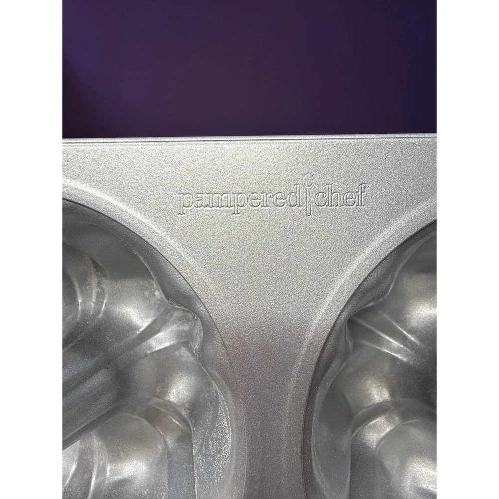 Pampered Chef Mini Fluted Bundt Cake Pan 6 Cavity Nonstick Bakeware